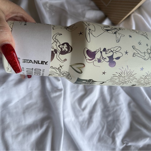 Stanley/Disney Cream Tumbler - Quencher H2.0 Flowstate nwt - Picture 6 of 8